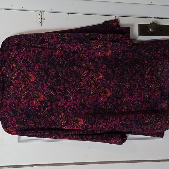 Maurices Womens 3X 26/28W Paisley Button-Up Purple Pink Black 3/4 Sleeve - Picture 5 of 6